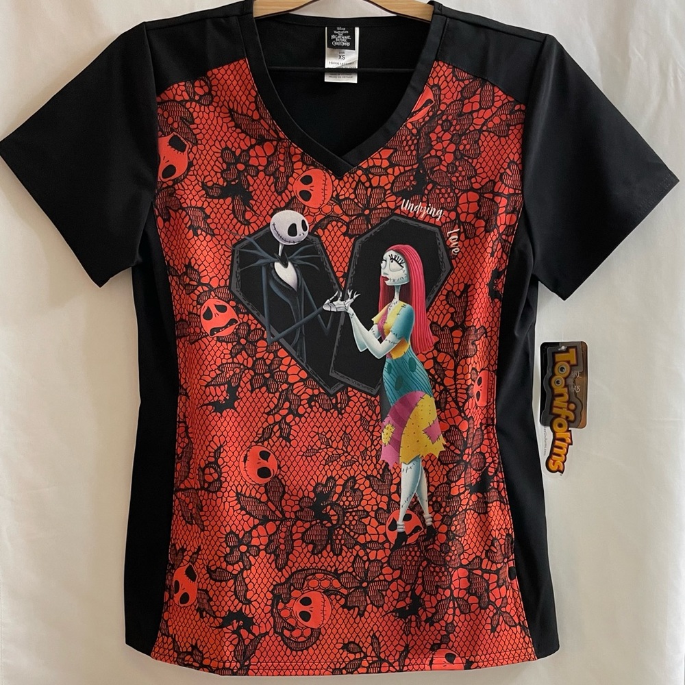Tooniforms Women's Disney The Nightmare Before Christmas Scrub Top Size XS
